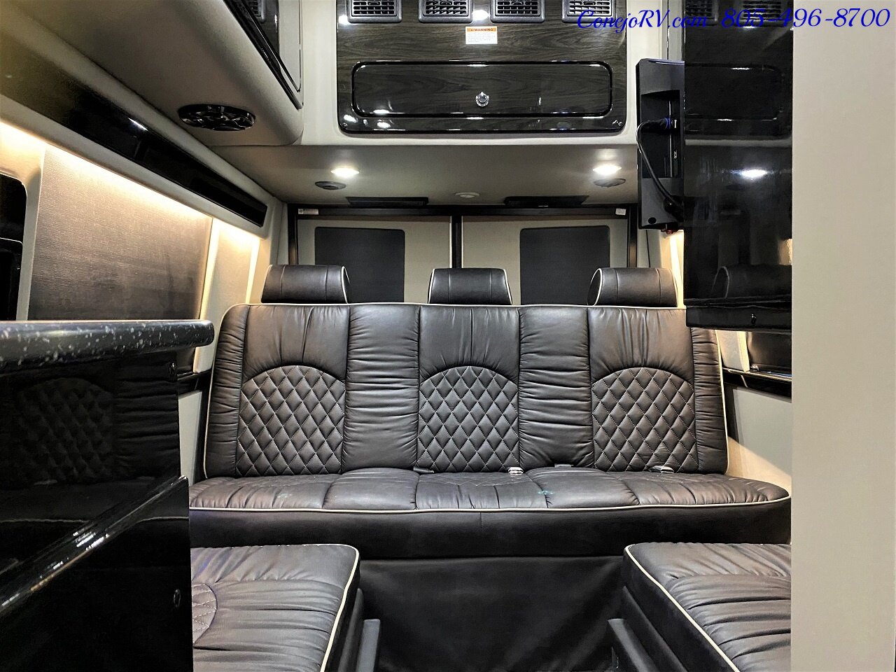 2018 Chinook Countryside MB2 Mercedes Turbo Diesel Power Rear Lounge 5K Miles   - Photo 19 - Thousand Oaks, CA 91360