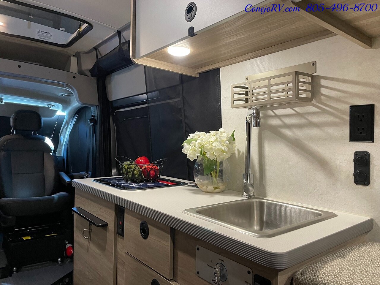 2023 WINNEBAGO Solis 59PX Murphy Bed Pop Top Full Galley New Chassis   - Photo 17 - Thousand Oaks, CA 91360