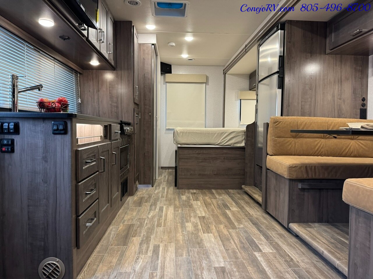 2025 Winnebago Porto 24P Full Wall Slide-Out Mercedes Turbo Diesel Full  Body Paint - Photo 5 - Thousand Oaks, CA 91360