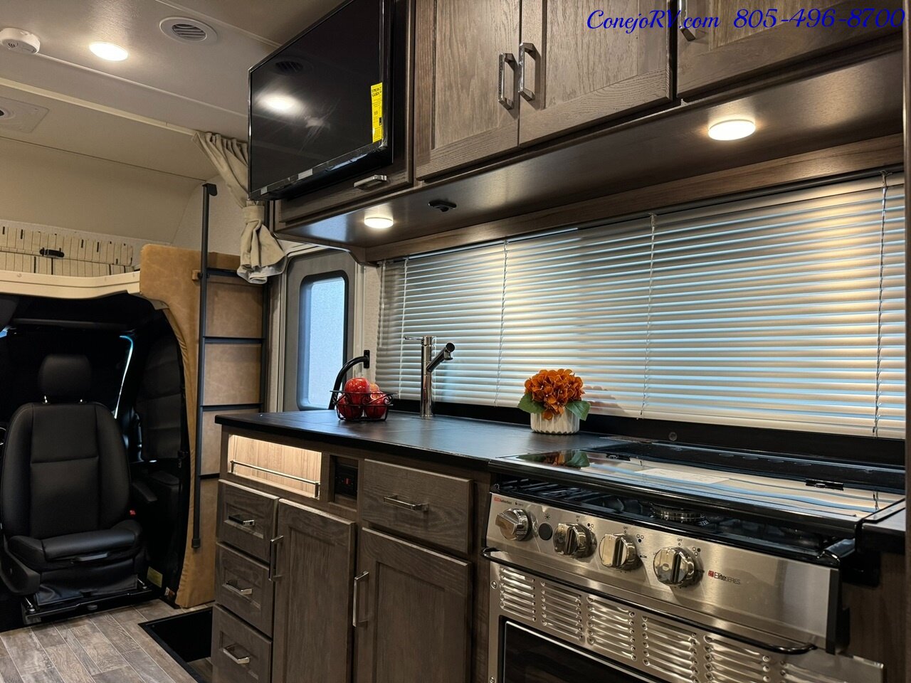 2025 Winnebago Porto 24P Full Wall Slide-Out Mercedes Turbo Diesel Full  Body Paint - Photo 18 - Thousand Oaks, CA 91360