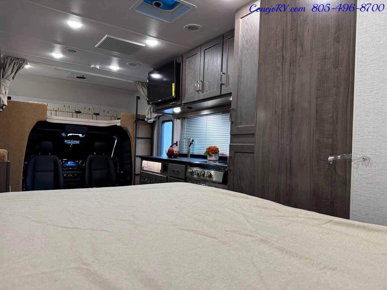 2025 Winnebago Porto 24P Full Wall Slide-Out Mercedes Turbo Diesel Full  Body Paint - Photo 24 - Thousand Oaks, CA 91360