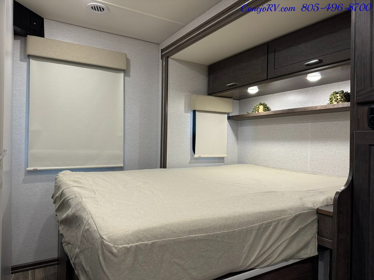 2025 Winnebago Porto 24P Full Wall Slide-Out Mercedes Turbo Diesel Full  Body Paint - Photo 21 - Thousand Oaks, CA 91360