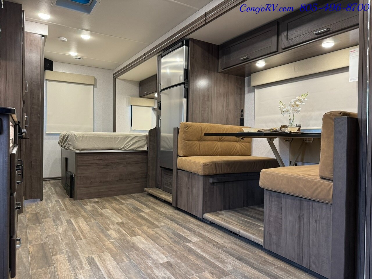 2025 Winnebago Porto 24P Full Wall Slide-Out Mercedes Turbo Diesel Full  Body Paint - Photo 6 - Thousand Oaks, CA 91360