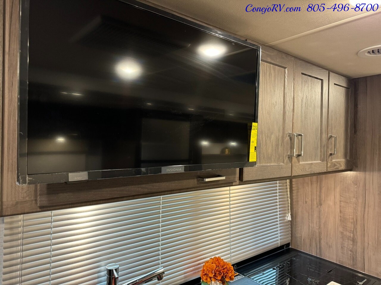 2025 Winnebago Porto 24P Full Wall Slide-Out Mercedes Turbo Diesel Full  Body Paint - Photo 14 - Thousand Oaks, CA 91360