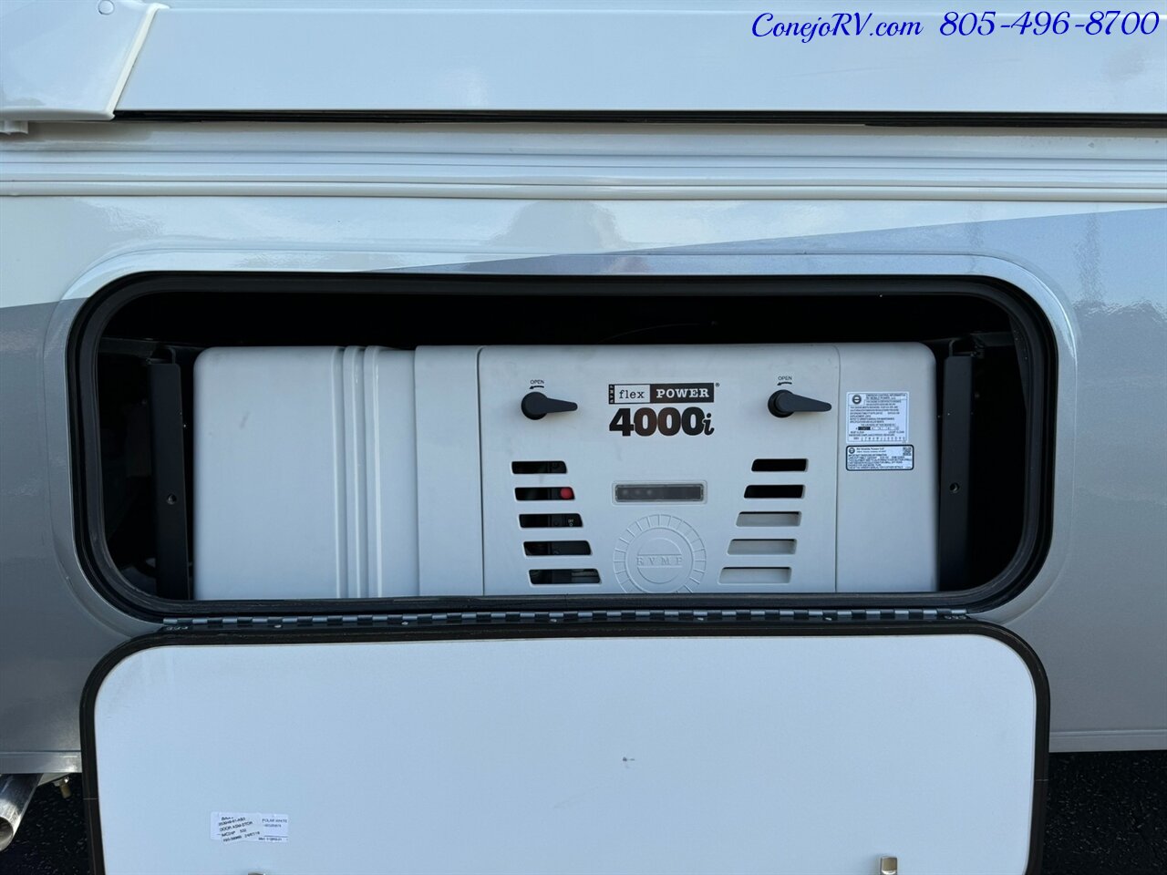 2025 Winnebago Porto 24P Full Wall Slide-Out Mercedes Turbo Diesel Full  Body Paint - Photo 43 - Thousand Oaks, CA 91360