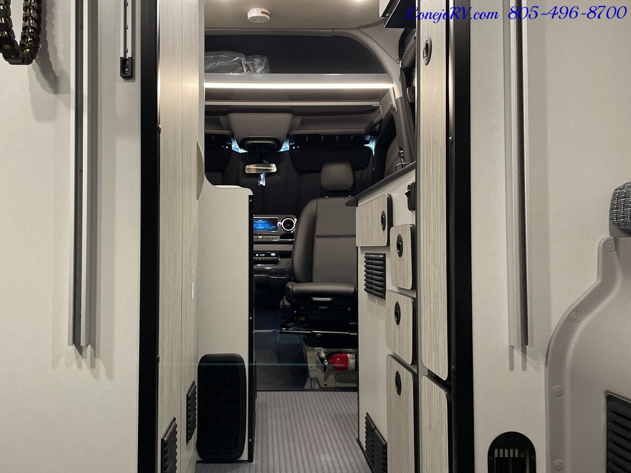 2024 Winnebago Revel 44E 4X4 Sprinter Mercedes Turbo Diesel, 320 AH Lithium   - Photo 29 - Thousand Oaks, CA 91360