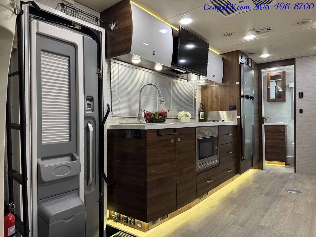 2020 Winnebago View 24D Full Wall Slide-Out Mercedes Turbo Diesel Full Body Paint 21K Miles Pre Covid Build - Photo 7 - Thousand Oaks, CA 91360