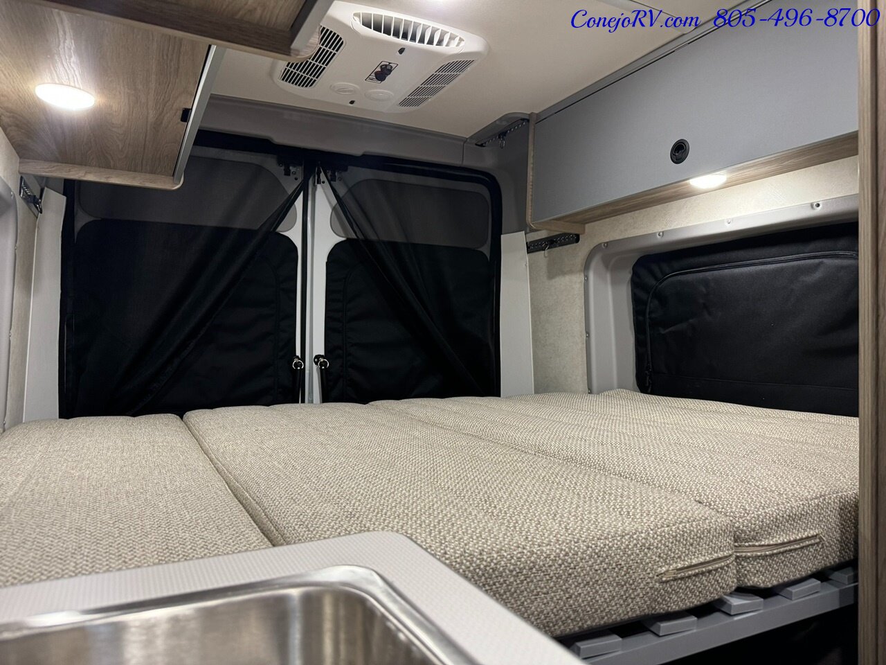 2025 Winnebago Solis 59PX Murphy Bed Pop Top Full Galley   - Photo 21 - Thousand Oaks, CA 91360