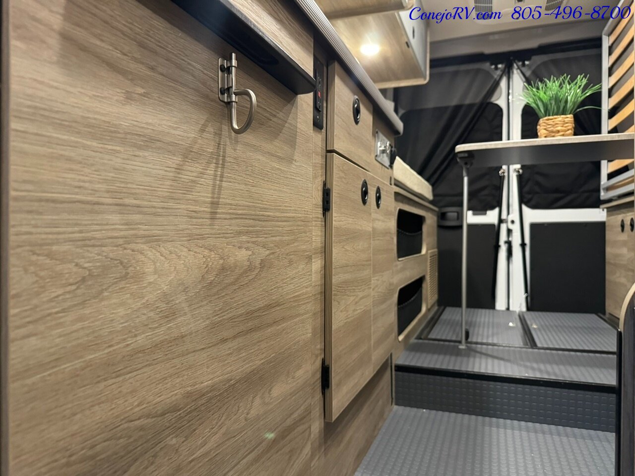 2025 Winnebago Solis 59PX Murphy Bed Pop Top Full Galley   - Photo 13 - Thousand Oaks, CA 91360