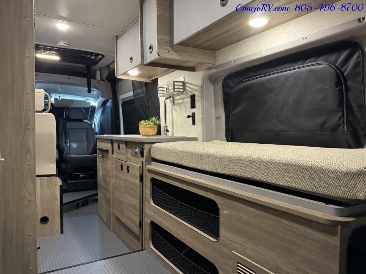 2025 Winnebago Solis 59PX Murphy Bed Pop Top Full Galley   - Photo 25 - Thousand Oaks, CA 91360