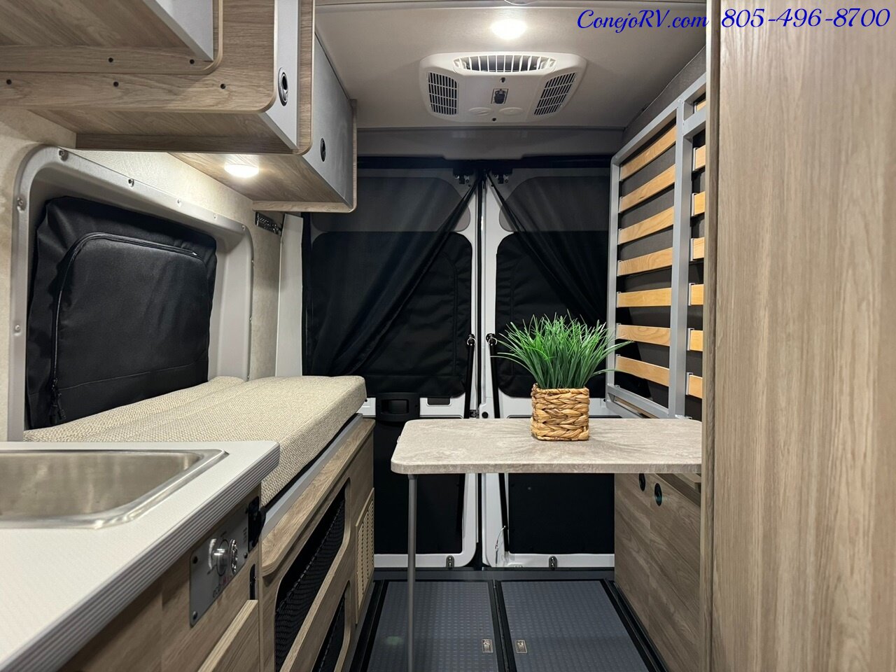 2025 Winnebago Solis 59PX Murphy Bed Pop Top Full Galley   - Photo 18 - Thousand Oaks, CA 91360