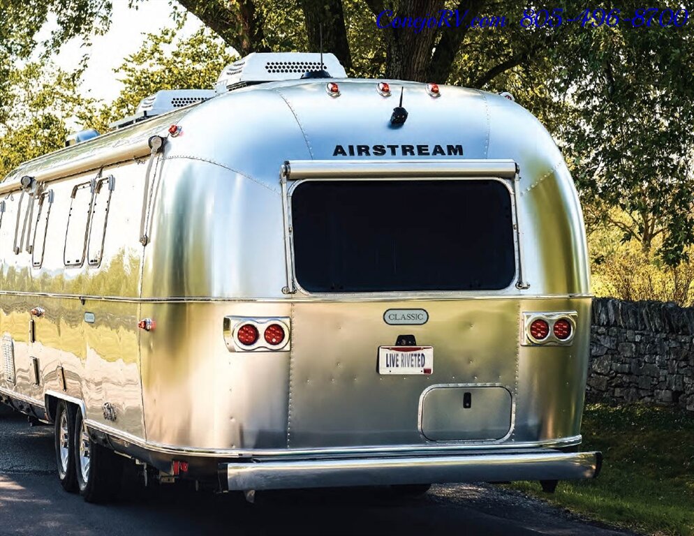 2020 Airstream Classic 33RB Theater Seats & Workspace Luxurious Travel Trailer   - Photo 41 - Thousand Oaks, CA 91360