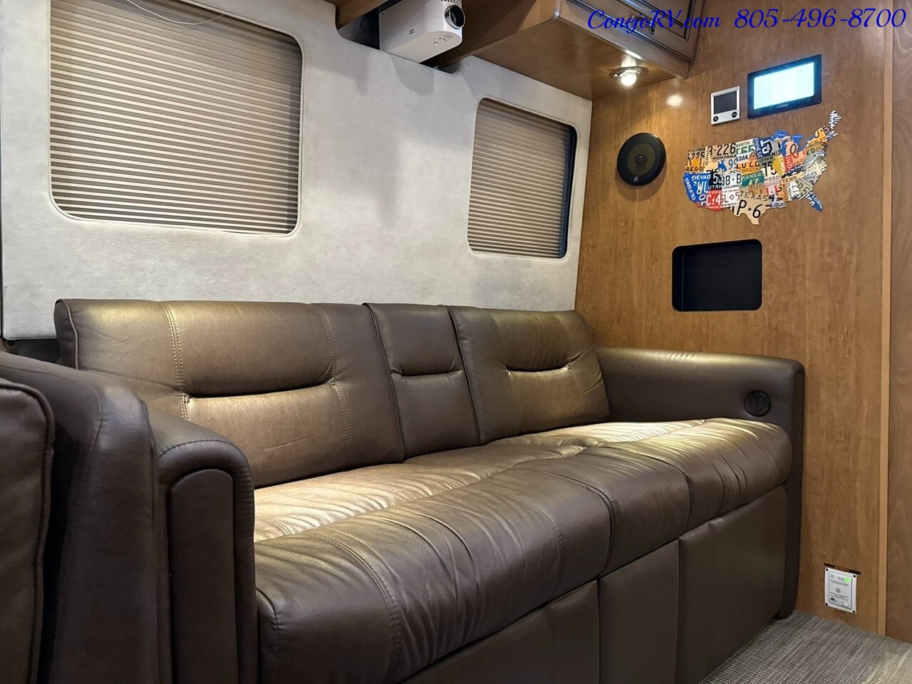 2020 Airstream Classic 33RB Theater Seats & Workspace Luxurious Travel Trailer   - Photo 9 - Thousand Oaks, CA 91360