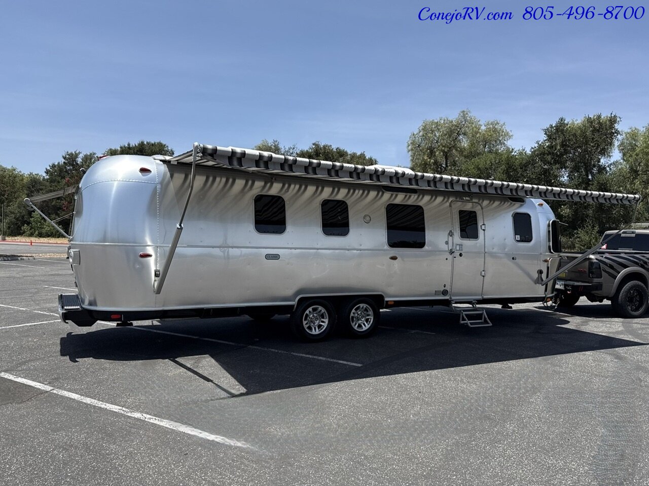 2020 Airstream Classic 33FB Front Bedroom, Rear Bath - Photo 4 - Thousand Oaks, CA 91360