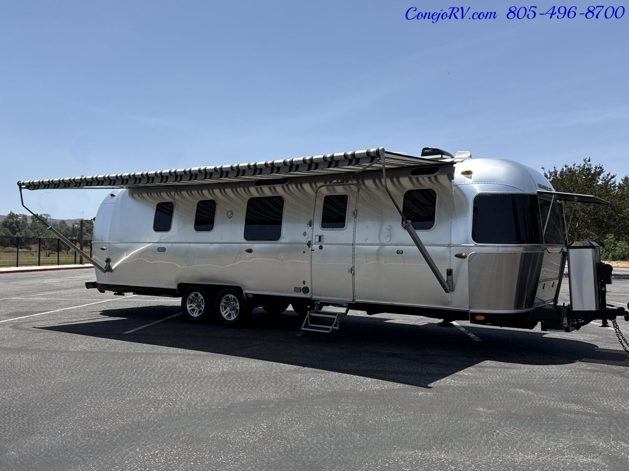 2020 Airstream Classic 33FB Front Bedroom, Rear Bath - Photo 3 - Thousand Oaks, CA 91360
