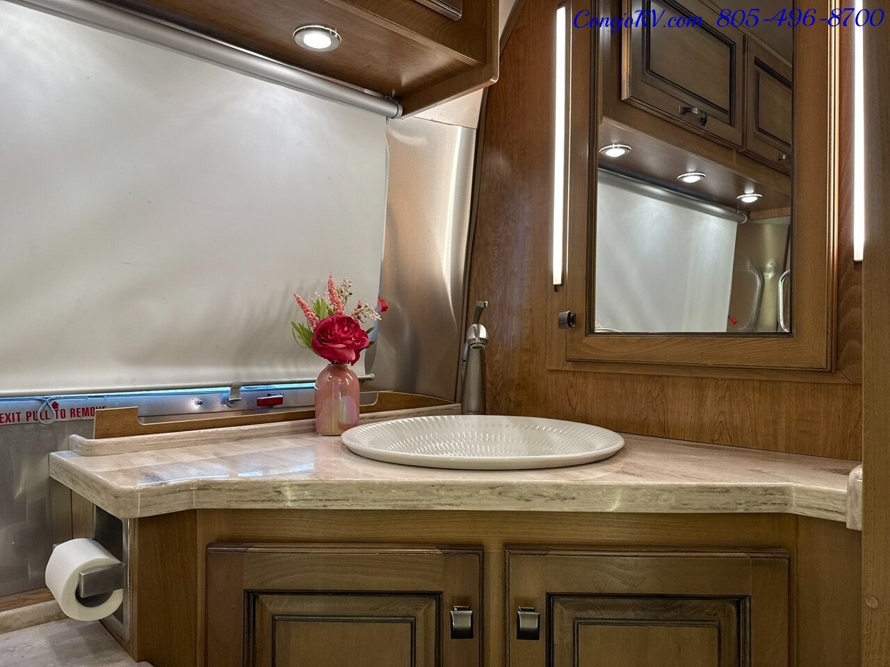 2020 Airstream Classic 33RB Theater Seats & Workspace Luxurious Travel Trailer   - Photo 25 - Thousand Oaks, CA 91360
