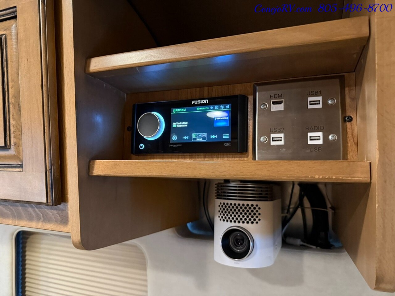 2020 Airstream Classic 33RB Theater Seats & Workspace Luxurious Travel Trailer   - Photo 12 - Thousand Oaks, CA 91360