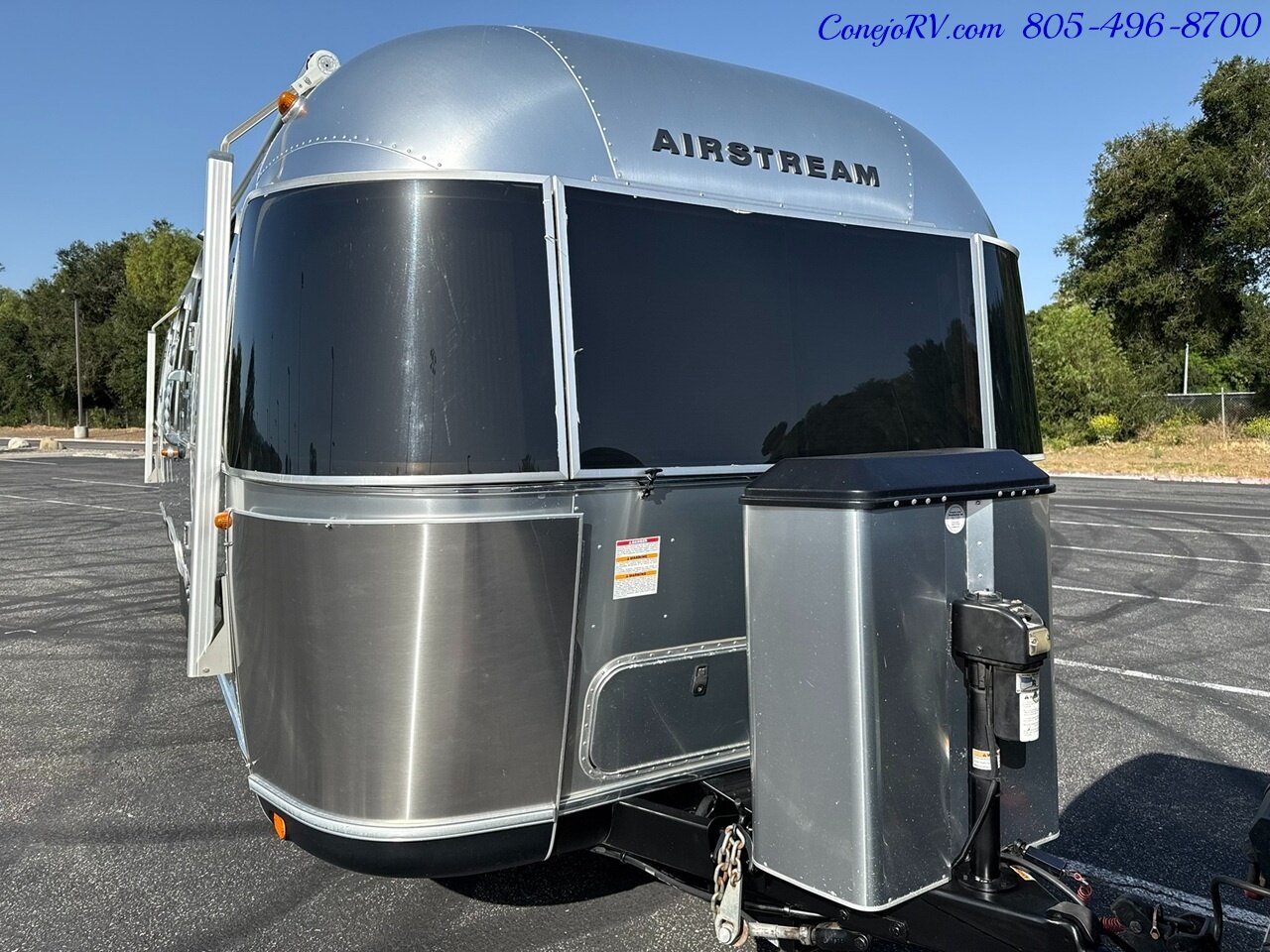 2020 Airstream Classic 33RB Theater Seats & Workspace Luxurious Travel Trailer   - Photo 36 - Thousand Oaks, CA 91360