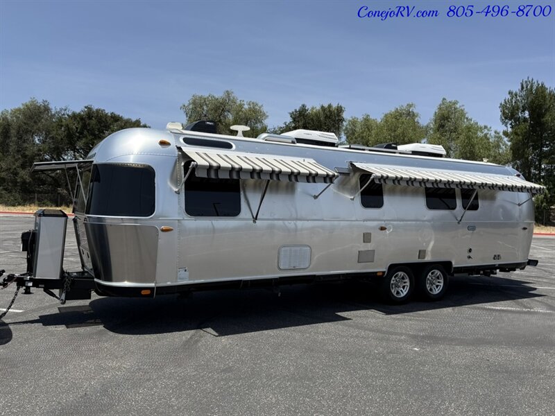 2020 Airstream Classic 33FB Front Bedroom, Rear Bath  