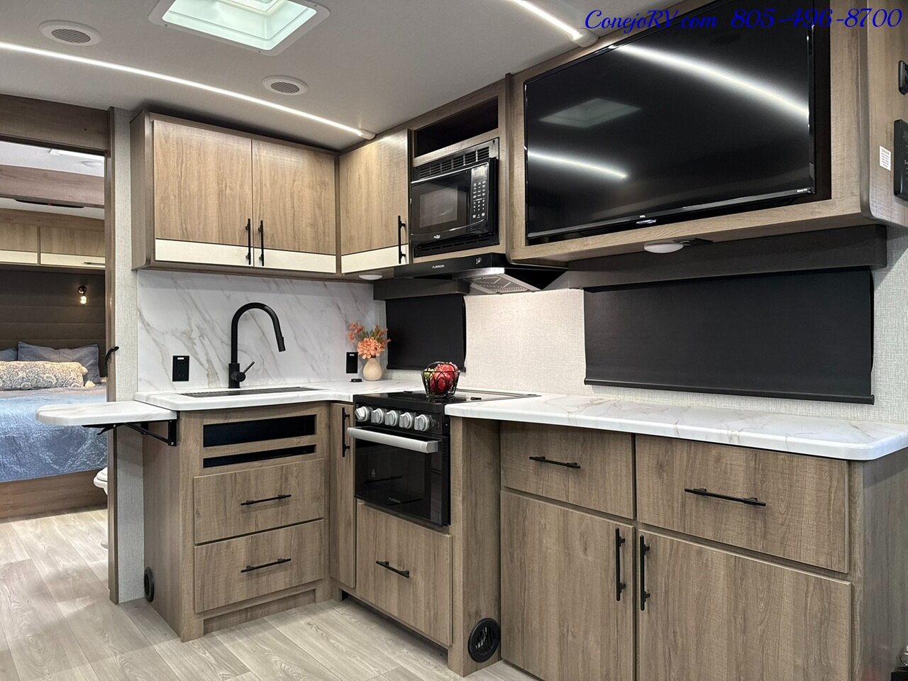 2024 Grand Design Imagine 2500RL Slide Out Rear Lounge   - Photo 12 - Thousand Oaks, CA 91360