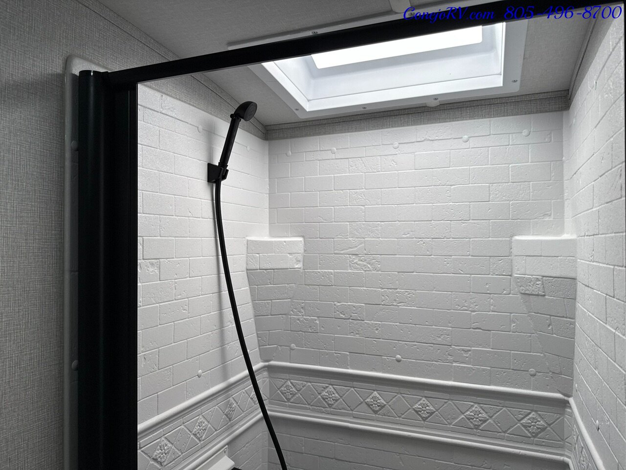 2024 Grand Design Imagine 2500RL Slide Out Rear Lounge   - Photo 19 - Thousand Oaks, CA 91360