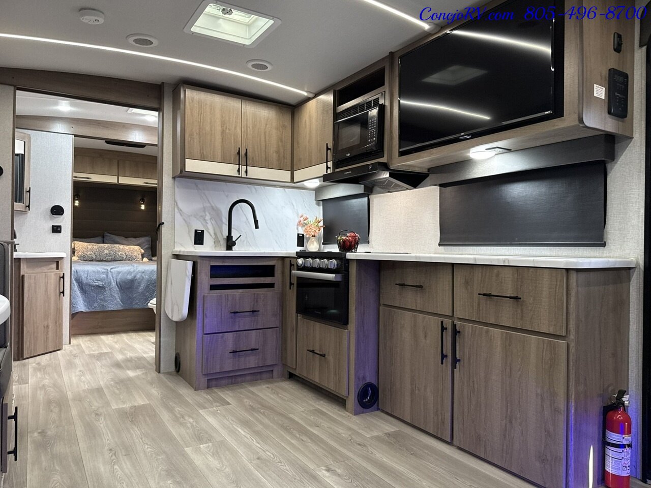 2024 Grand Design Imagine 2500RL Slide Out Rear Lounge   - Photo 28 - Thousand Oaks, CA 91360