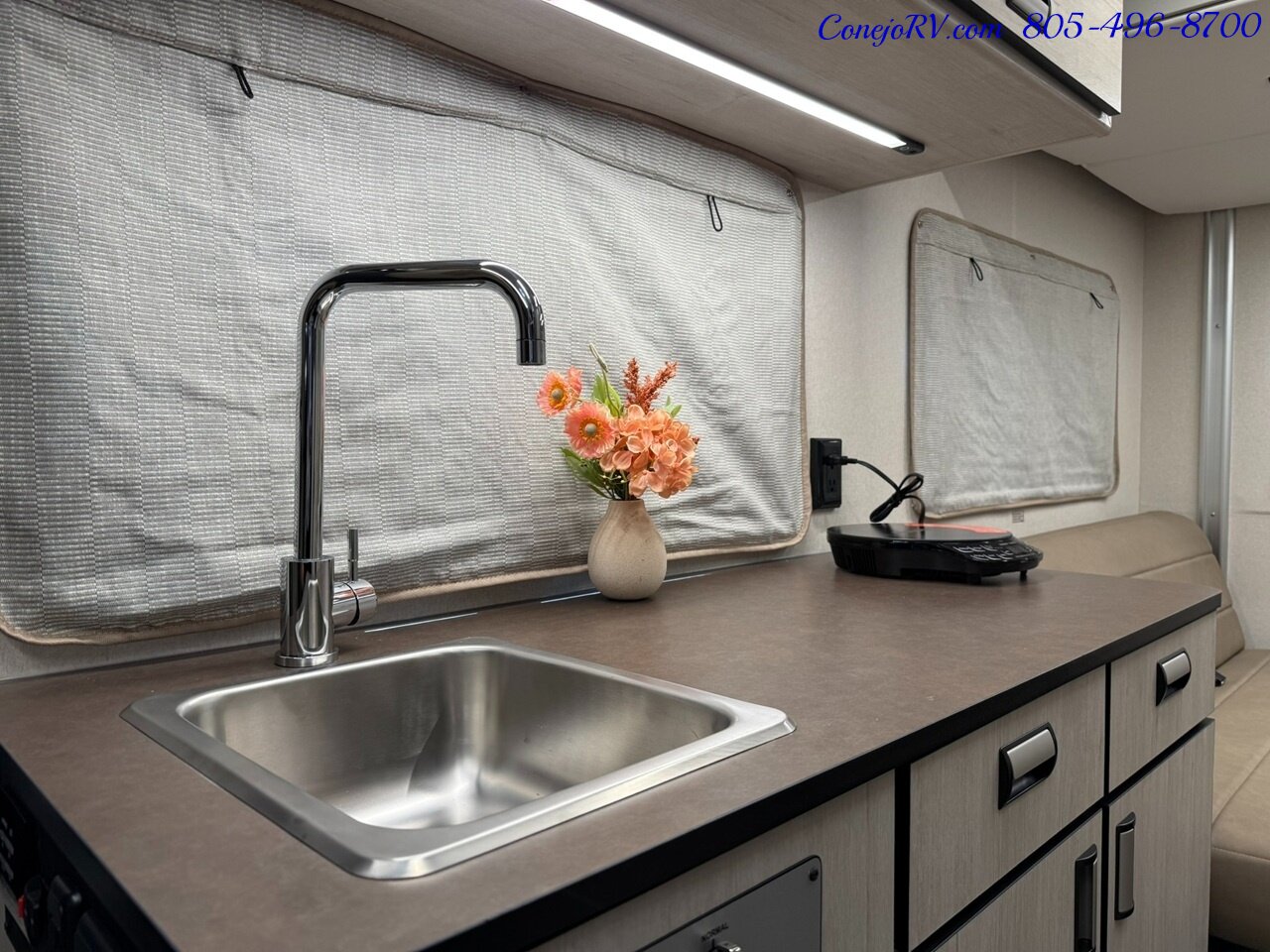 2027 Winnebago Elora 19DC 2.8KW Onan Generator Convertible Gear Garage   - Photo 17 - Thousand Oaks, CA 91360
