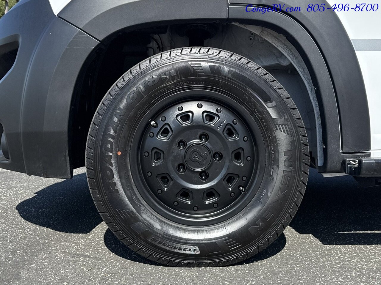 2027 Winnebago Elora 19DC 2.8KW Onan Generator Convertible Gear Garage   - Photo 42 - Thousand Oaks, CA 91360