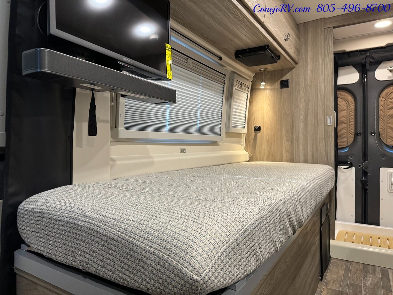 2024 Winnebago Travato 59K Touring Coach 2.8KW Onan Generator   - Photo 16 - Thousand Oaks, CA 91360