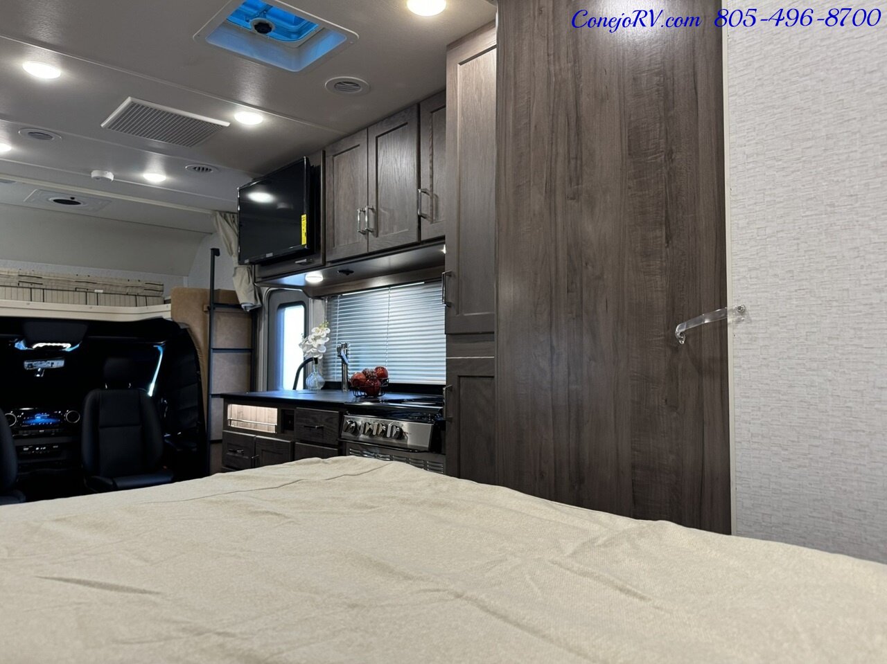 2025 Winnebago Porto 24P Full Wall Slide-Out Mercedes Turbo Diesel Full  Body Paint - Photo 23 - Thousand Oaks, CA 91360