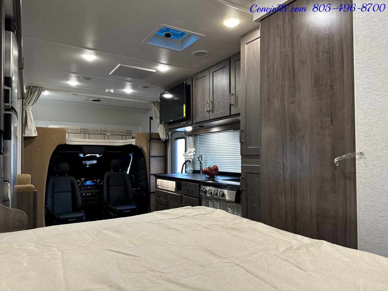 2025 Winnebago Porto 24P Full Wall Slide-Out Mercedes Turbo Diesel Full  Body Paint - Photo 25 - Thousand Oaks, CA 91360