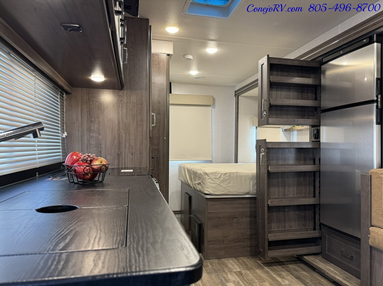 2025 Winnebago Porto 24P Full Wall Slide-Out Mercedes Turbo Diesel Full  Body Paint - Photo 15 - Thousand Oaks, CA 91360