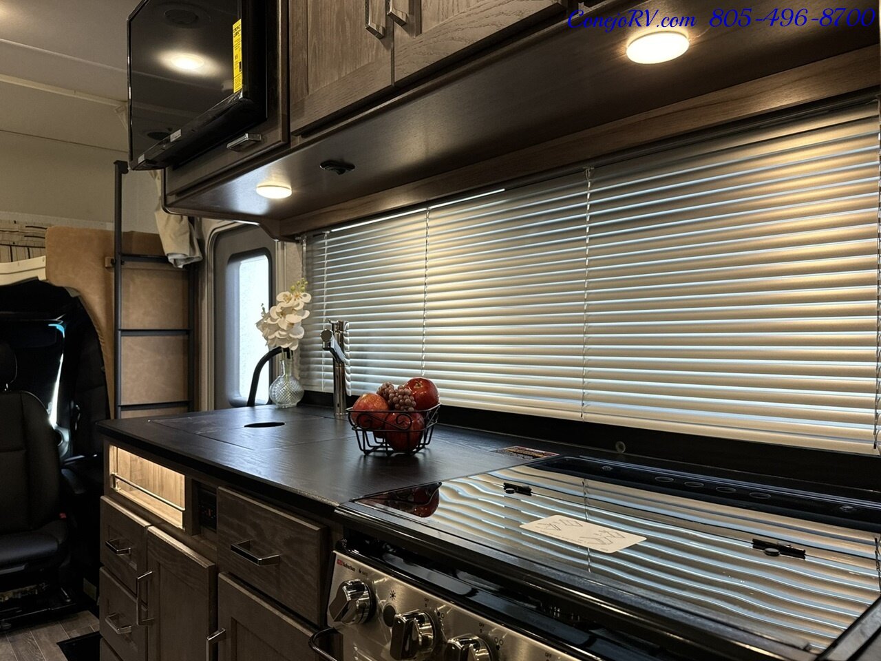 2025 Winnebago Porto 24P Full Wall Slide-Out Mercedes Turbo Diesel Full  Body Paint - Photo 16 - Thousand Oaks, CA 91360