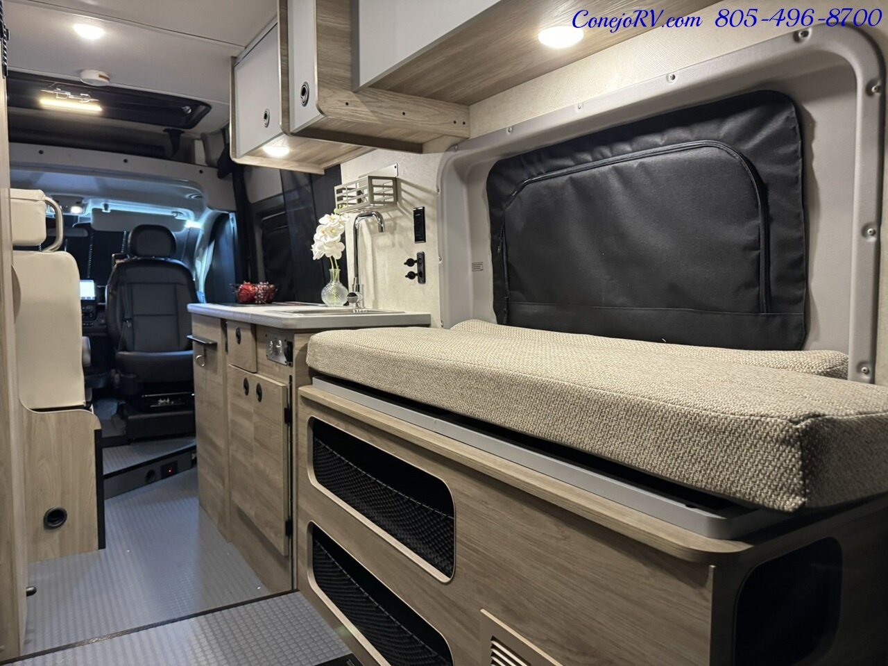 2025 Winnebago Solis 59PX Murphy Bed Pop Top Full Galley   - Photo 26 - Thousand Oaks, CA 91360