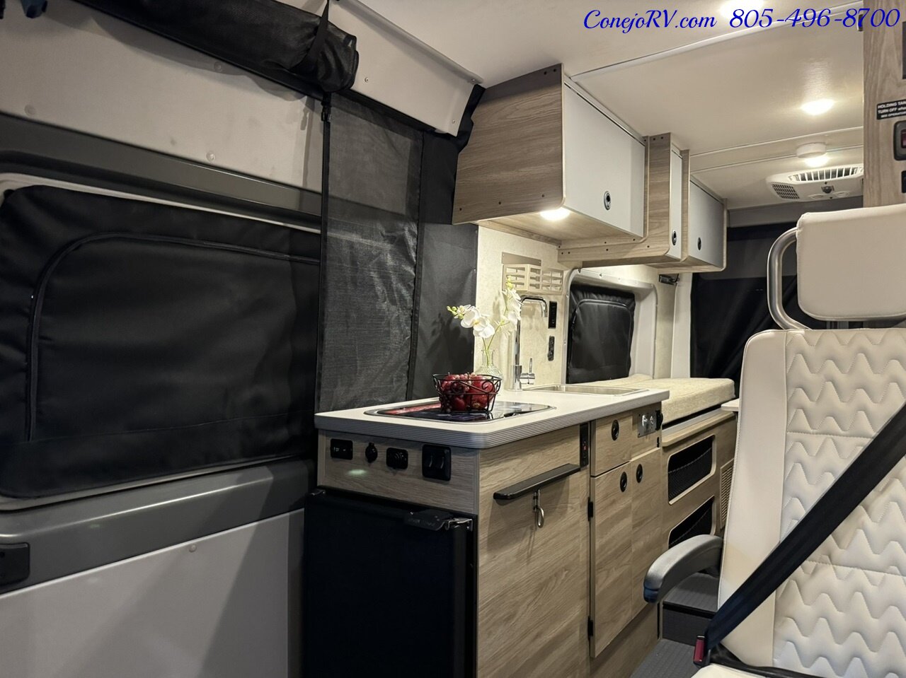 2025 Winnebago Solis 59PX Murphy Bed Pop Top Full Galley   - Photo 7 - Thousand Oaks, CA 91360