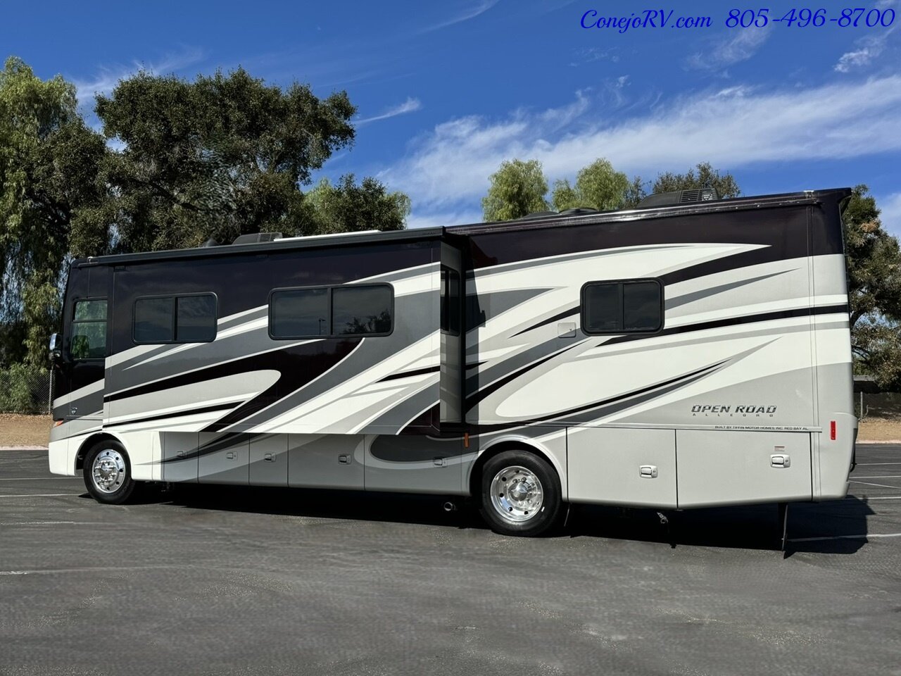 2021 Tiffin Open Road Allegro 32SA 34’ Double Slide Outs Full Body Paint 5k Miles   - Photo 2 - Thousand Oaks, CA 91360