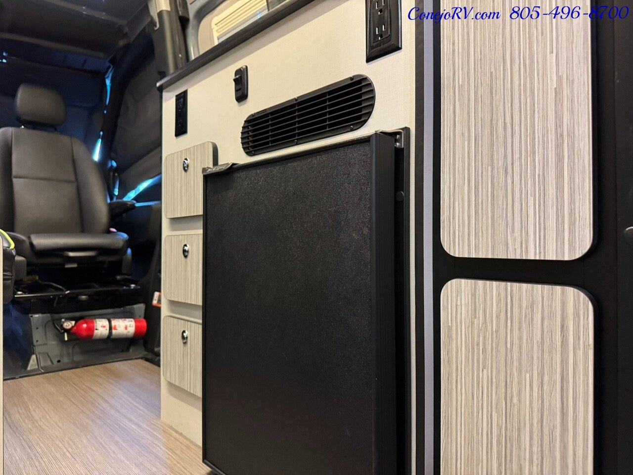 2020 Winnebago Revel 44E 4X4 Sprinter Mercedes Turbo Diesel 14K Miles   - Photo 13 - Thousand Oaks, CA 91360