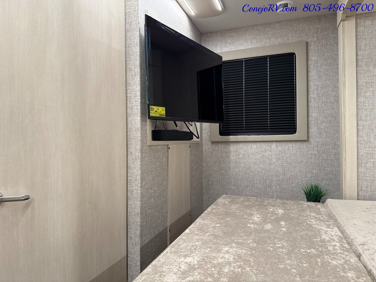 2026 Tiffin Wayfarer 25XPW Full Wall Slide-Out Theater Seats Mercedes Turbo  Diesel Full Body Paint - Photo 40 - Thousand Oaks, CA 91360