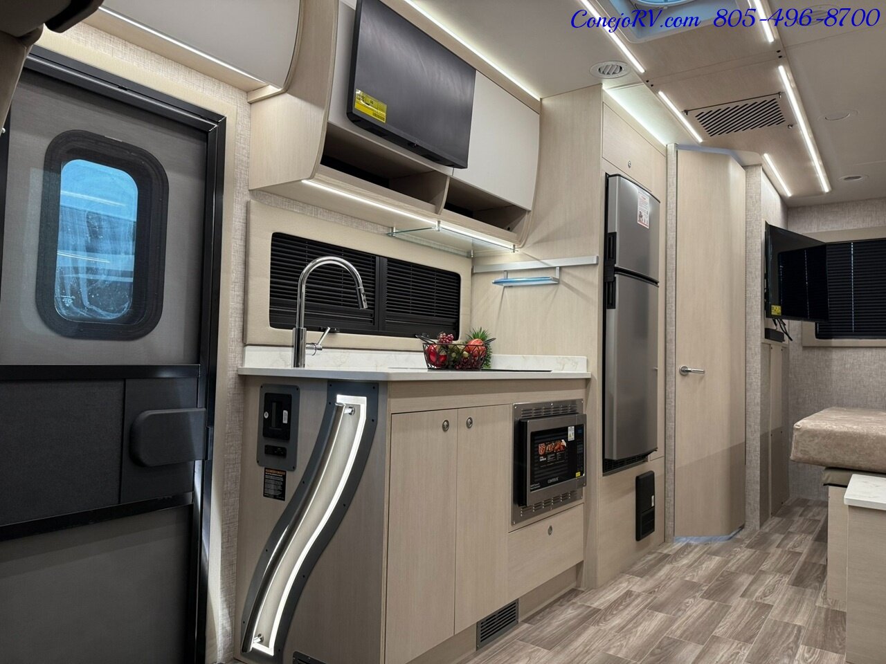 2026 Tiffin Wayfarer 25XPW Full Wall Slide-Out Theater Seats Mercedes Turbo  Diesel Full Body Paint - Photo 7 - Thousand Oaks, CA 91360