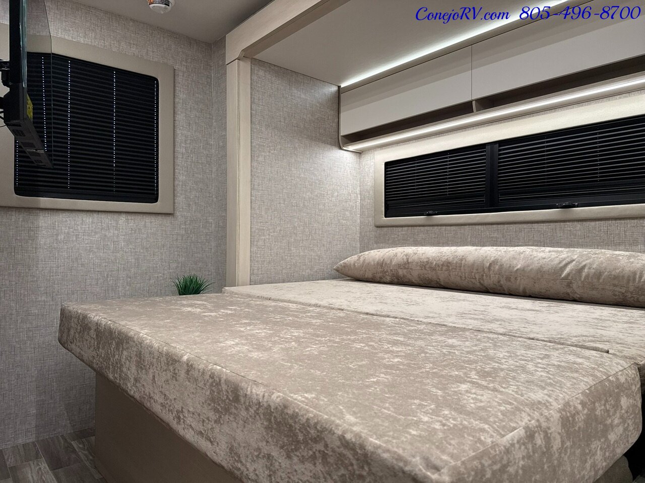 2026 Tiffin Wayfarer 25XPW Full Wall Slide-Out Theater Seats Mercedes Turbo  Diesel Full Body Paint - Photo 39 - Thousand Oaks, CA 91360