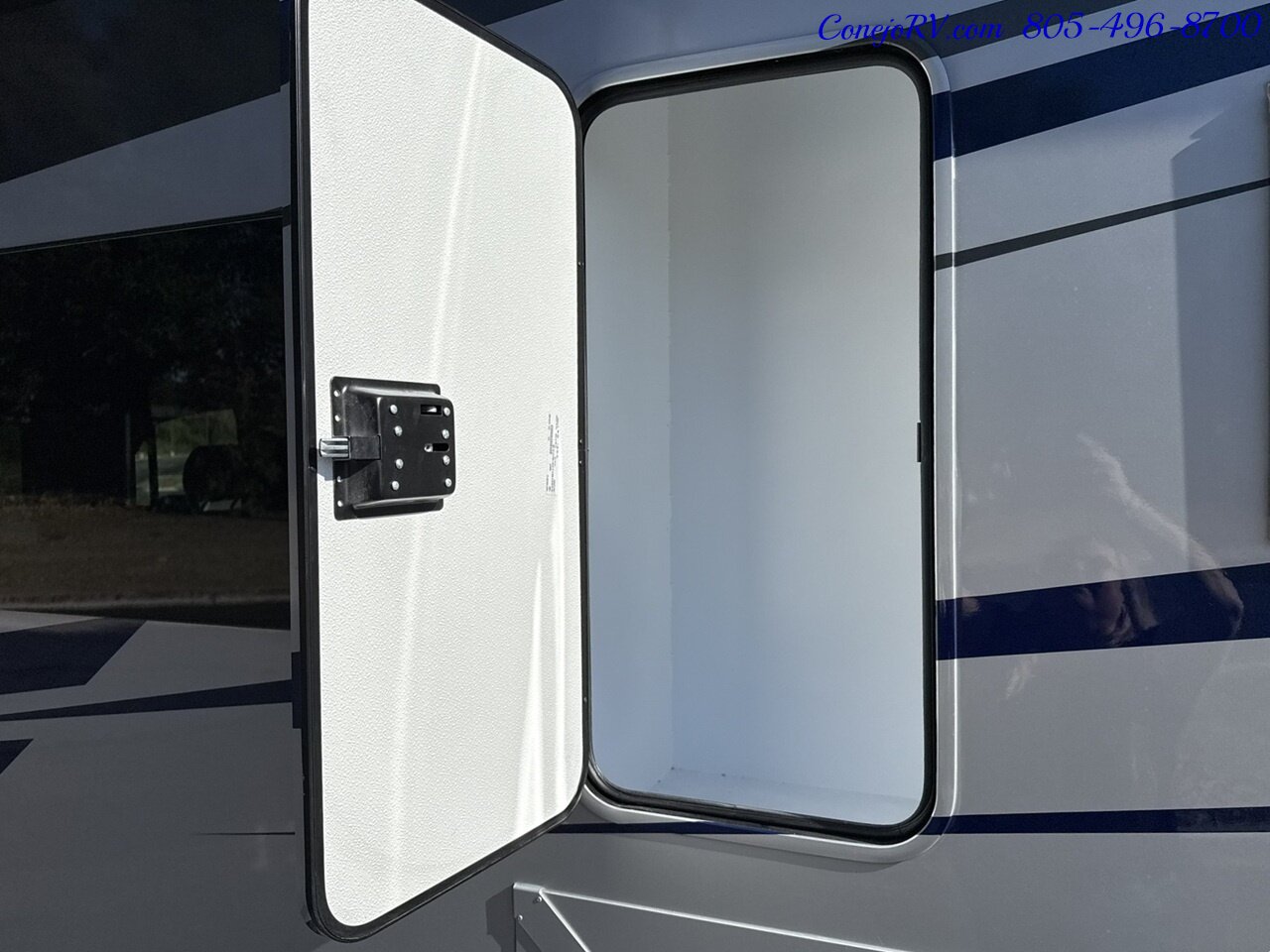 2026 Tiffin Wayfarer 25XPW Full Wall Slide-Out Theater Seats Mercedes Turbo  Diesel Full Body Paint - Photo 68 - Thousand Oaks, CA 91360