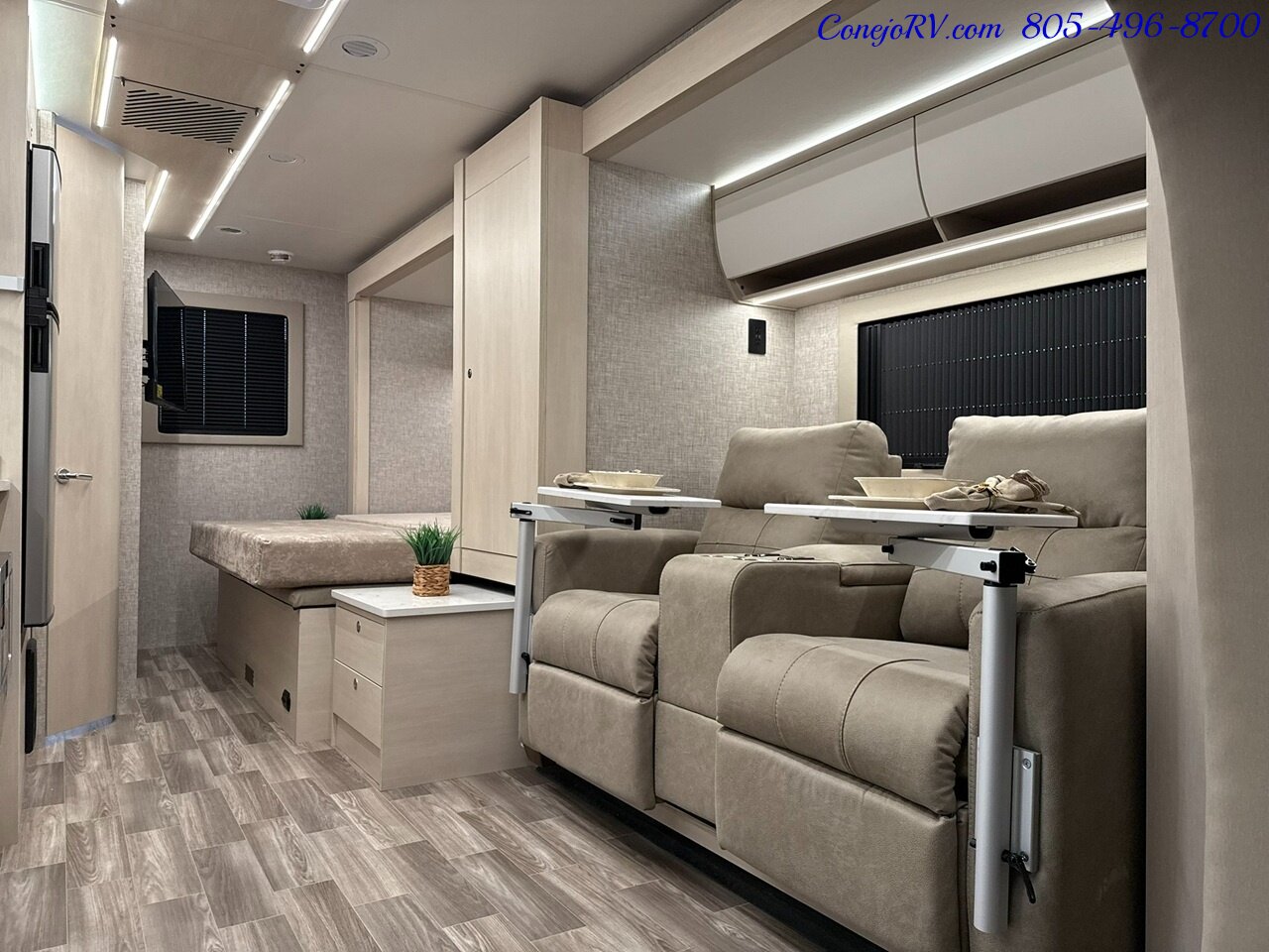 2026 Tiffin Wayfarer 25XPW Full Wall Slide-Out Theater Seats Mercedes Turbo  Diesel Full Body Paint - Photo 23 - Thousand Oaks, CA 91360