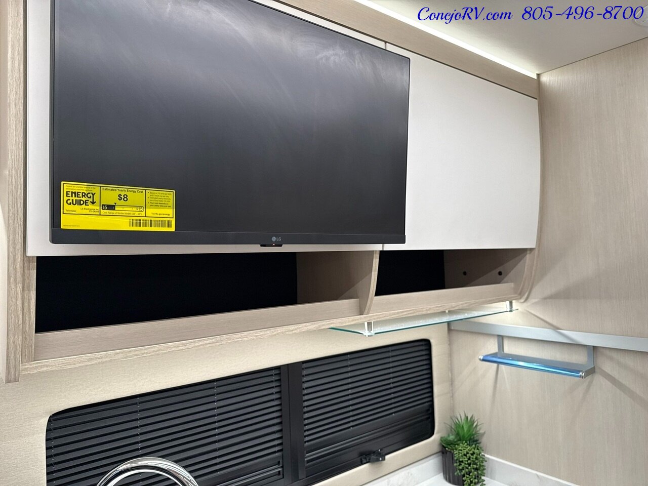 2026 Tiffin Wayfarer 25XPW Full Wall Slide-Out Theater Seats Mercedes Turbo  Diesel Full Body Paint - Photo 16 - Thousand Oaks, CA 91360