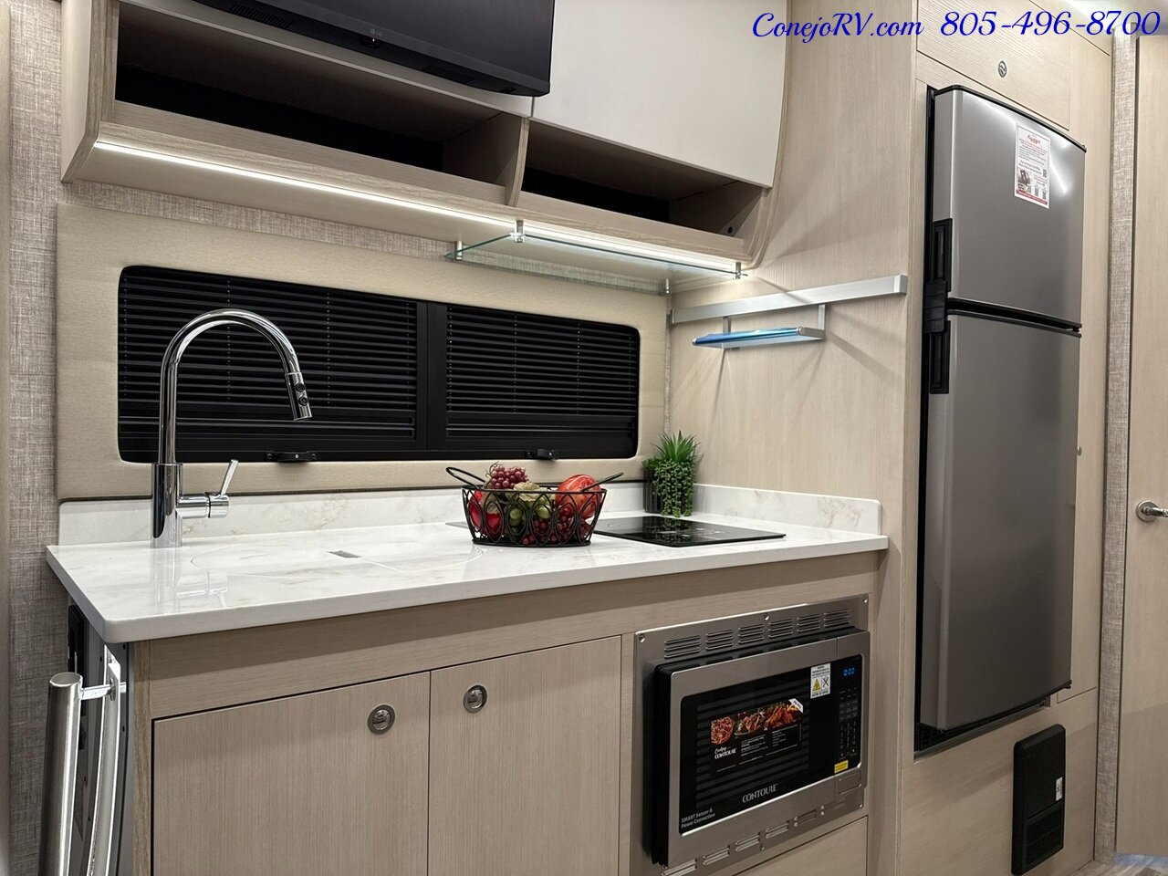 2026 Tiffin Wayfarer 25XPW Full Wall Slide-Out Theater Seats Mercedes Turbo  Diesel Full Body Paint - Photo 14 - Thousand Oaks, CA 91360