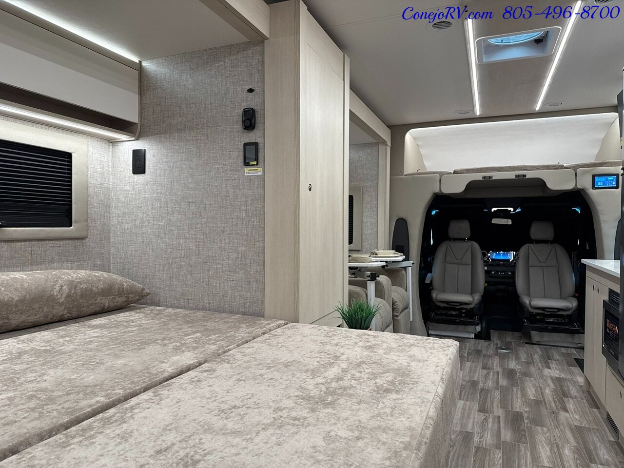 2026 Tiffin Wayfarer 25XPW Full Wall Slide-Out Theater Seats Mercedes Turbo  Diesel Full Body Paint - Photo 45 - Thousand Oaks, CA 91360