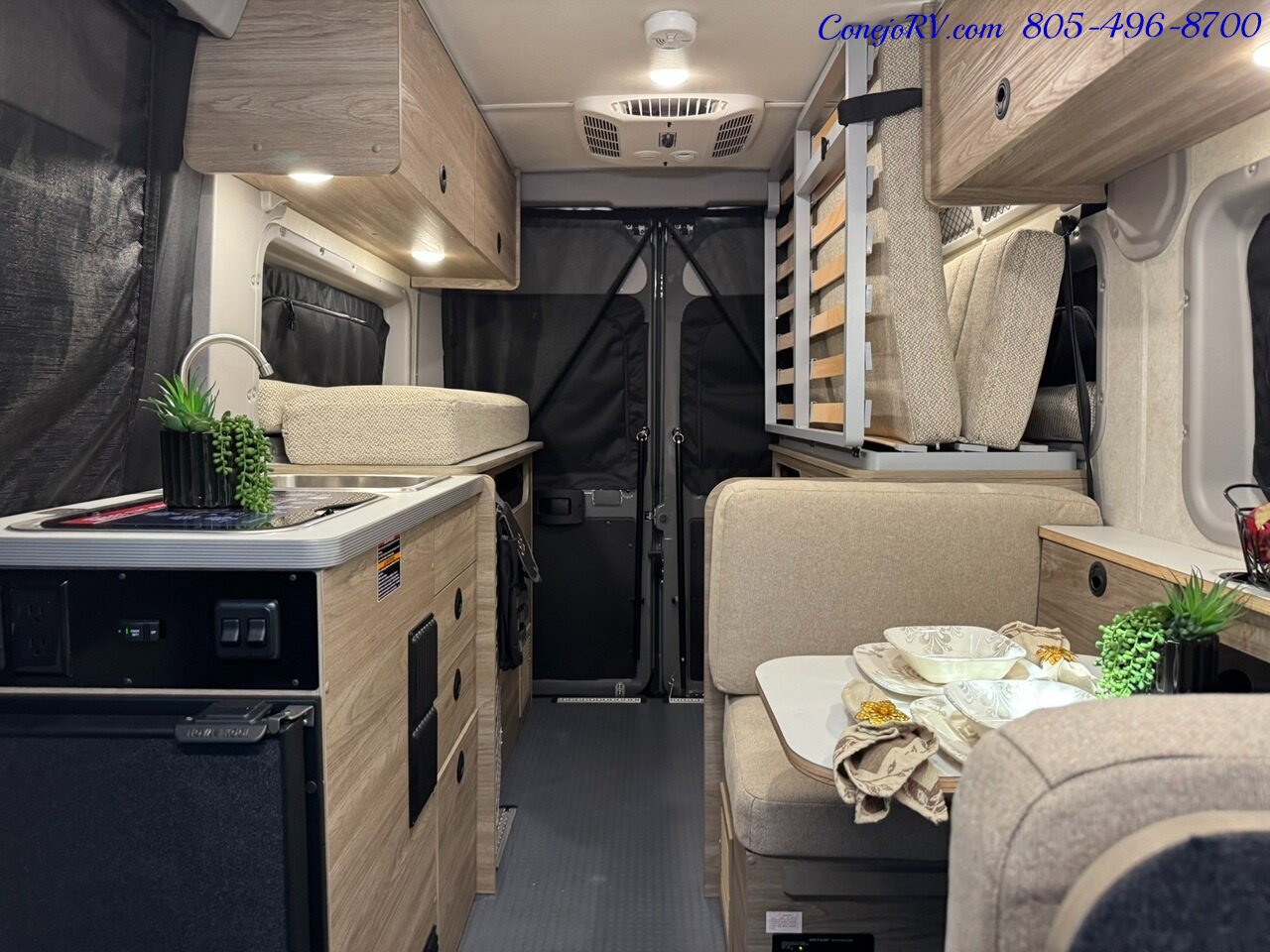 2025 Winnebago Solis Pocket 36A Murphy Bed Full Galley - Photo 5 - Thousand Oaks, CA 91360