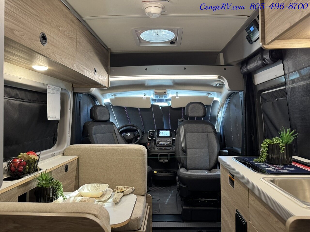 2025 Winnebago Solis Pocket 36A Murphy Bed Full Galley - Photo 23 - Thousand Oaks, CA 91360