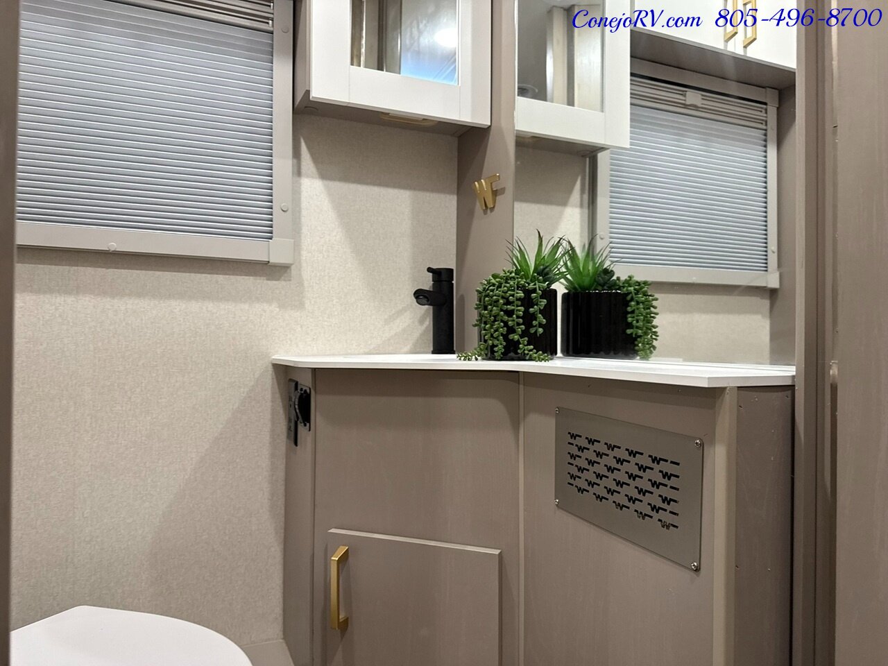 2026 Winnebago Navion 24R AWD Single Slide Theater Seats Mercedes Turbo  Diesel Full Body Paint - Photo 18 - Thousand Oaks, CA 91360