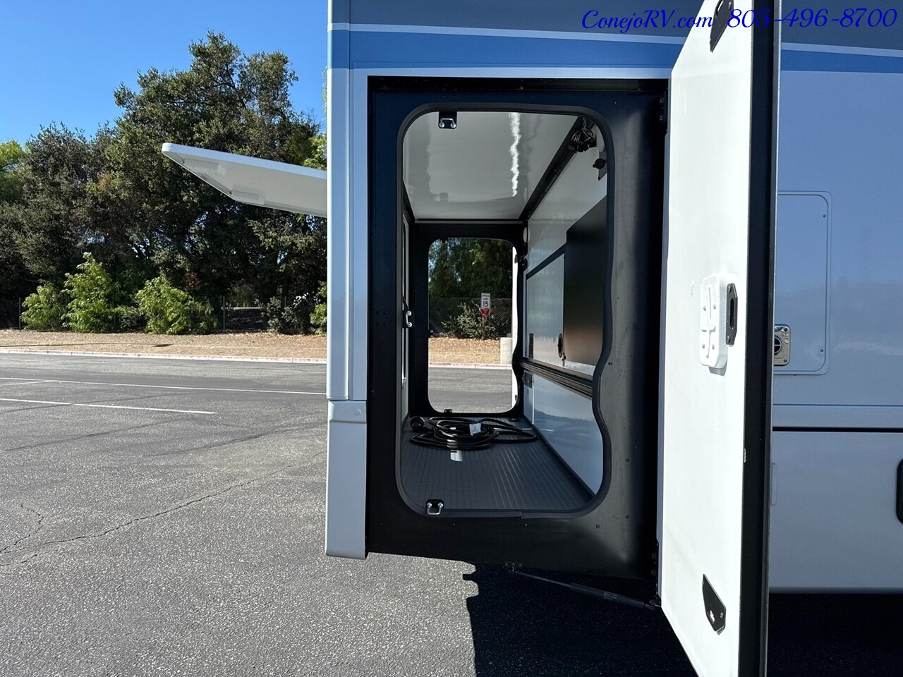 2026 Winnebago Navion 24R AWD Single Slide Theater Seats Mercedes Turbo  Diesel Full Body Paint - Photo 51 - Thousand Oaks, CA 91360