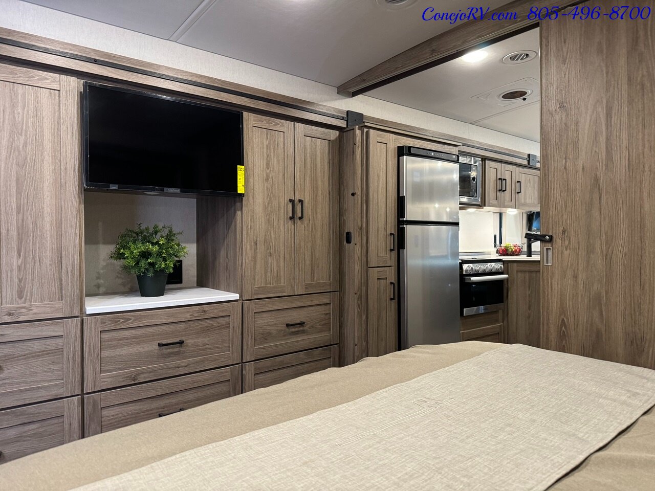 2023 Winnebago Vista 33K Double Slide Outs King Bed Power Loft Bed 1 ½ Bath   - Photo 18 - Thousand Oaks, CA 91360